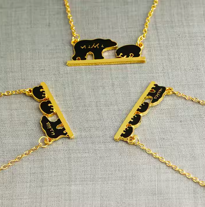 Mama Bear Necklace - Cute Bear Pendant with Oil Dripping Letters