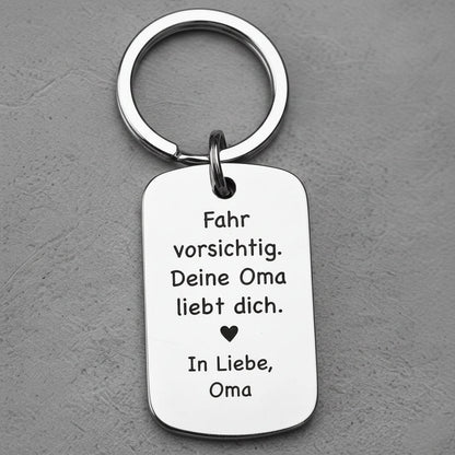 „Fahr vorsichtig“ Schlüsselanhänger – Ein liebevolles Geschenk von Oma - UniqueThoughtful