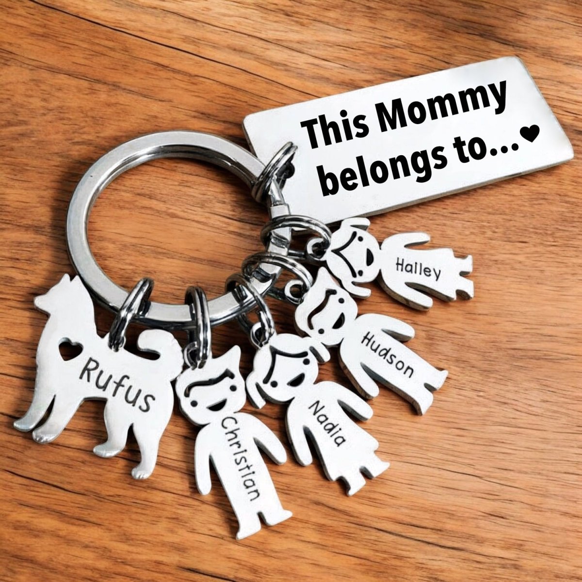 Personalized Family Name Keychain With Pets - UniqueThoughtful